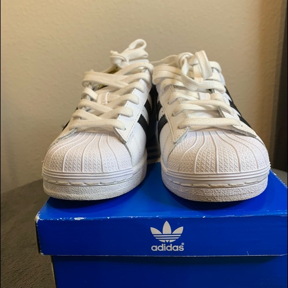Adidas Superstar Size: Youth 5 Womens 7.5 - Picture 2 of 8